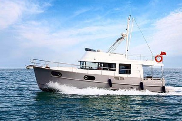 60英尺飛橋游艇