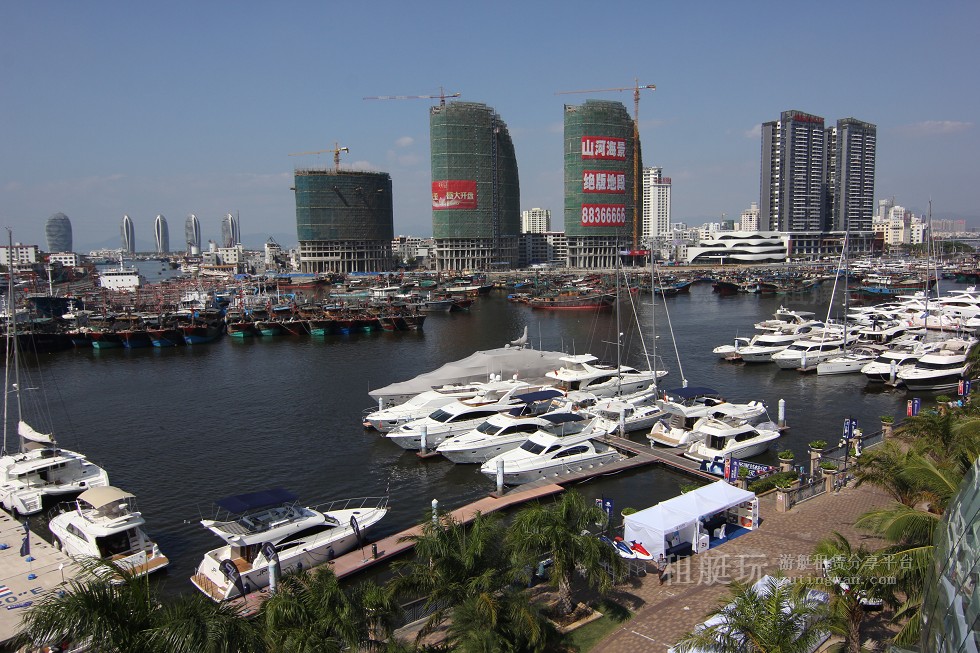 三亞鴻洲國(guó)際游艇會(huì)碼頭