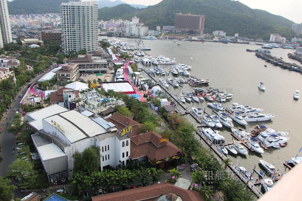 三亞鴻洲國(guó)際游艇會(huì)碼頭