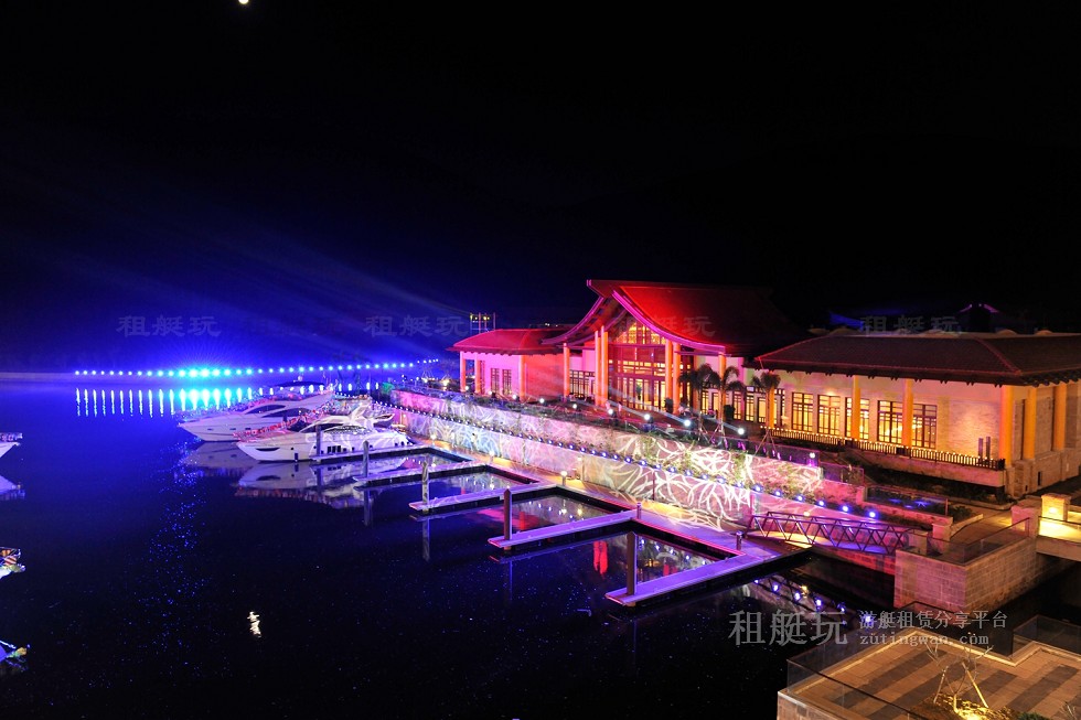 三亞亞龍灣游艇會碼頭 三亞亞龍灣游艇會碼頭